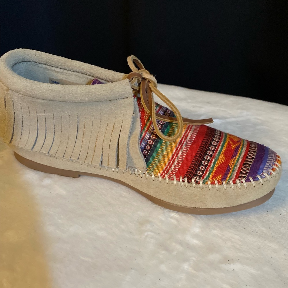 Minnetonka child Frisco boot size 4